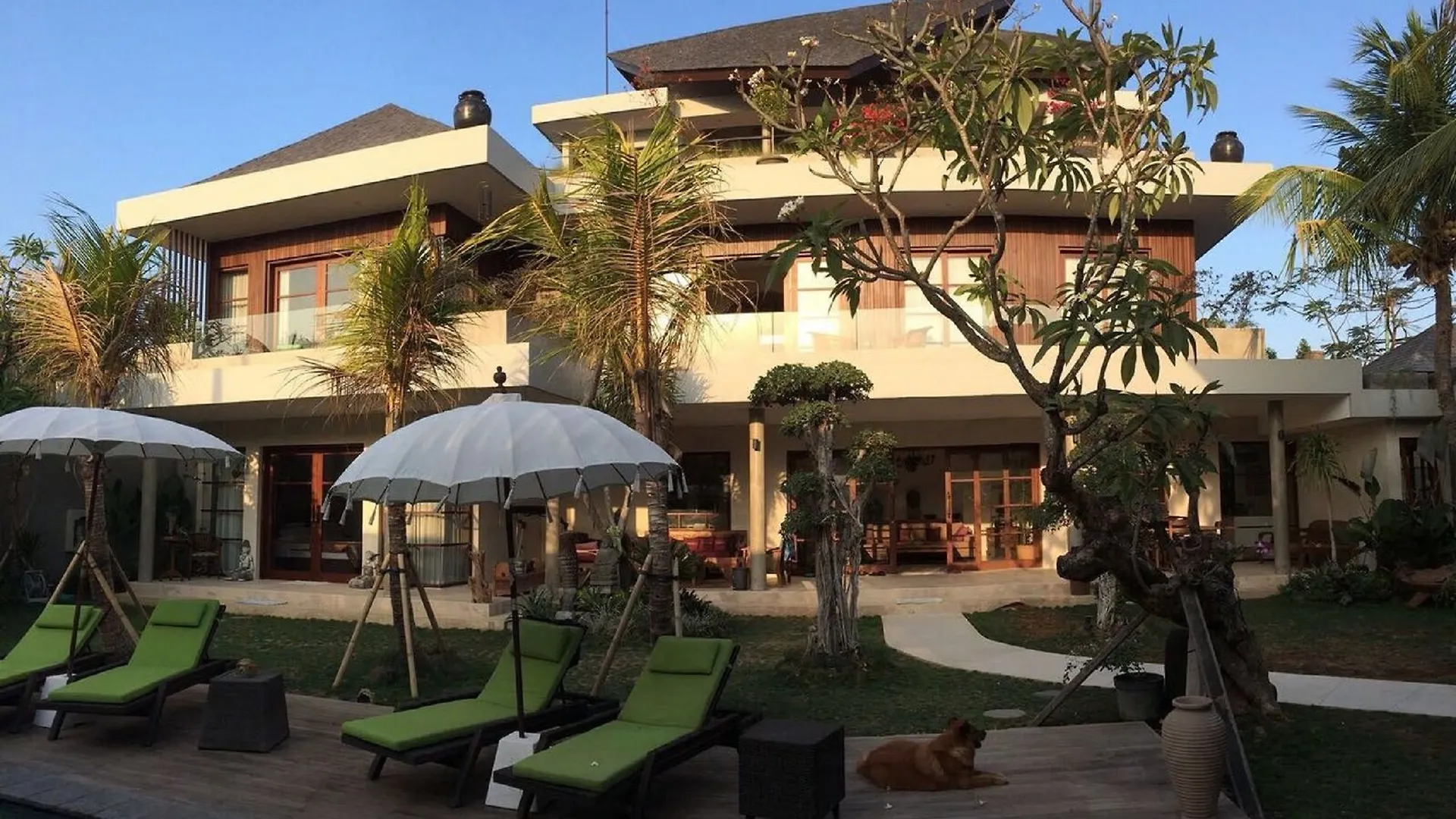 The Baganding Villa - An Elite Haven 塞米亚克