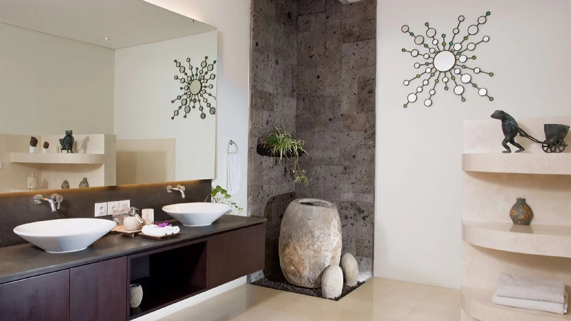 The Baganding Villa - An Elite Haven 塞米亚克