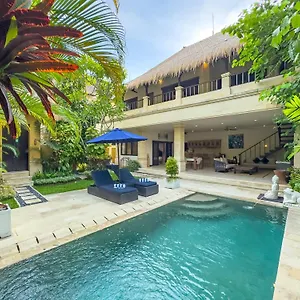 Villa Bugis Kayu Aya, Seminyak (Bali)